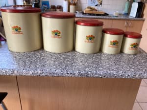 Retro kitchen containers - 1940s 