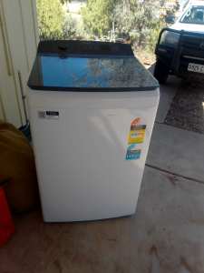 Simpson 8kg top load washing machine 