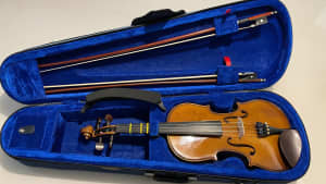 Stentor Full Size violin with carry case, 2 bows