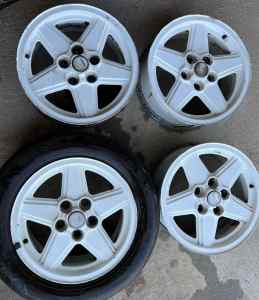 Ford Mags Drag 902 15” alloy rims X 4 in used condition
