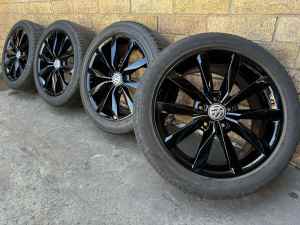 4x Genuine Vw 17” Golf Highline wheels & Bridgestone tyres fits Caddy