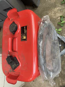 Outboard fuel tank