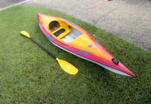 SKI FACTORY WHIPPET KAYAK WITH PADDLE