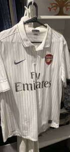 Genuine Nike Arsenal football shirt L