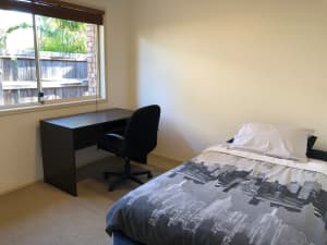 Parkwood Room - Rent includes electricity, water and internet