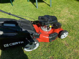 Certa - Self Propelled Lawn Mower