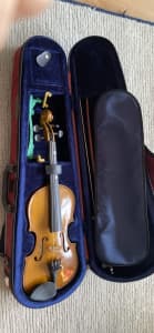 Stentor Student II Violin Outfit 1/8 size (suits 5-6 year old)