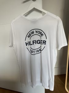Men’s Tommy Hilfiger white tshirt - Medium
