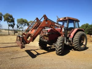 Case 5120A Maxxum tractor with loader. FWA- 94hp-4cyl turbo diesel