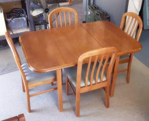 Wood Extender Table & 4 Chairs - VGC