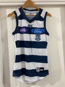 Geelong cats player issue Nakia Cockatoo signed Guernsey AFL