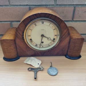 Vintage Elliott Clock Wind up Mantle Clock w/Pendulum & Key
