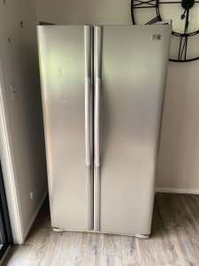 LG side by side fridge freezer