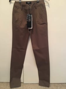 Women’s closet clean out - work pants small