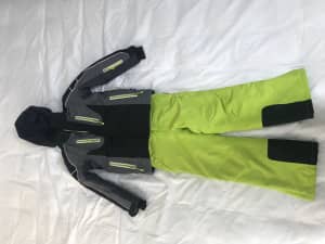 Children's ski suit, size 6 - excellent condition