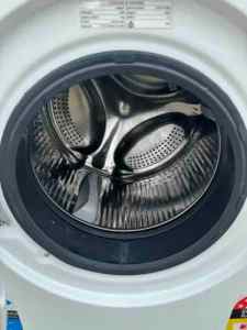 LG 6.5 KGS TOP LOADER Washing Machine .