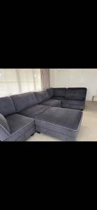 6 Piece lounge suite in Excellent condition.