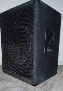 Altec Lansing 16 Inch 8 Ohm 921-8A Bass Speaker in Peavey Cabinet