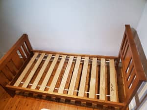 Single wooden bed - slat base