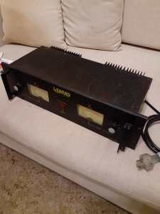 300 w Legend 19 rack mount old school stereo power amplifier.