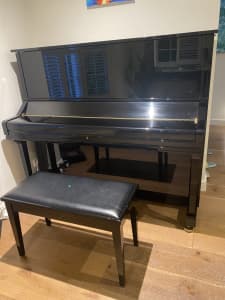 Yamaha U3 piano