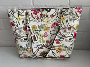 HANDBAG - Laura Jones handbag with beautiful floral pattern