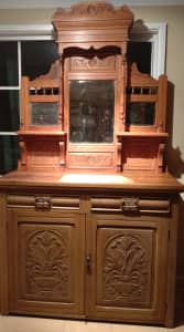 Vintage Victorian Goldfields Dresser
