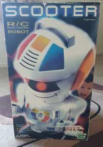 VINTAGE RETRO COLLECTIBLE TOY SPACE EMIGLIO SCOOTER ROBOT WITH REMOTE