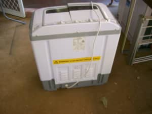 Wanted: WANTED TO BUY PORTABLE SMALL TWIN TUB WASH MACHINE .....