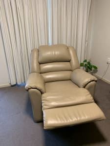 High Quality Moran Regal Leather Recliner