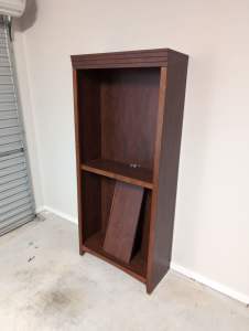 Bookcase with four shelves 