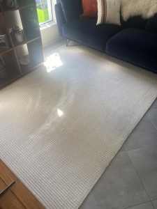 Wanted: Cream rug 200 x 290cm