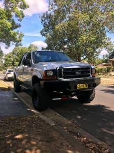 Ford F250 4x4 Extra cab XLT 5 seater