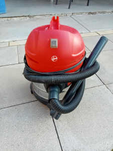 Hover wet and dry vacuum cleaner