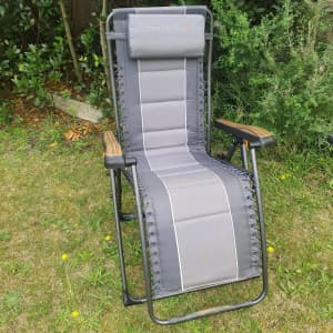 Wanderer Premium Reclining Lounge Chair