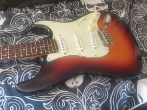Fender Mexican Deluxe Roadhouse Stratocaster 2016