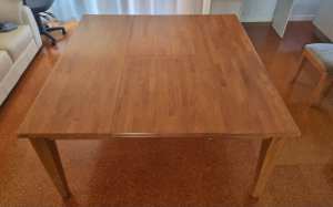 Solid timber extendable table + 4 Chairs