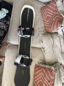 2023 Burton Custom 158 snowboard, Cartel X Bindings, Board Bag