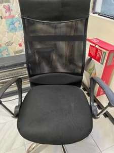 office chair and table olx