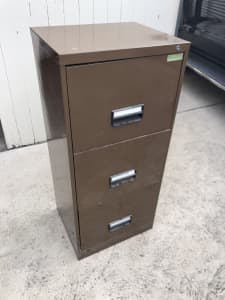 Metal 3 draw filing cabinet
