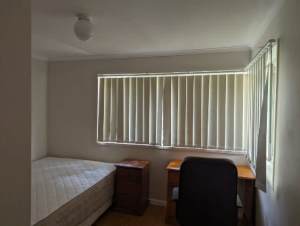 Fully furnished room available in eightmile plains