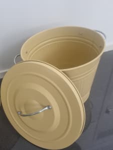 Metal Bin/ Bucket with Lid