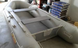 ISLAND INFLATABLE DINGHY (3.3M, AIR FLOOR, with OARS)