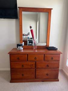 Seven Drawer Dresser with Mirror (Virtually brand new)