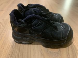 Wanted: Toddlers sneakers