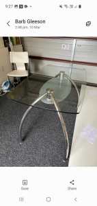 Dining table glass top