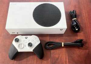XBox Series S Console and ELITE CONTROLLER & 3 MONTH WARRANTY $389