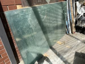 Pool fencing/glass panels