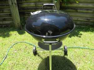 Weber: Compact Kettle Charcoal BBQ 57cm - hardly used - RRP$270