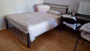 queen bed with medium firm mattress